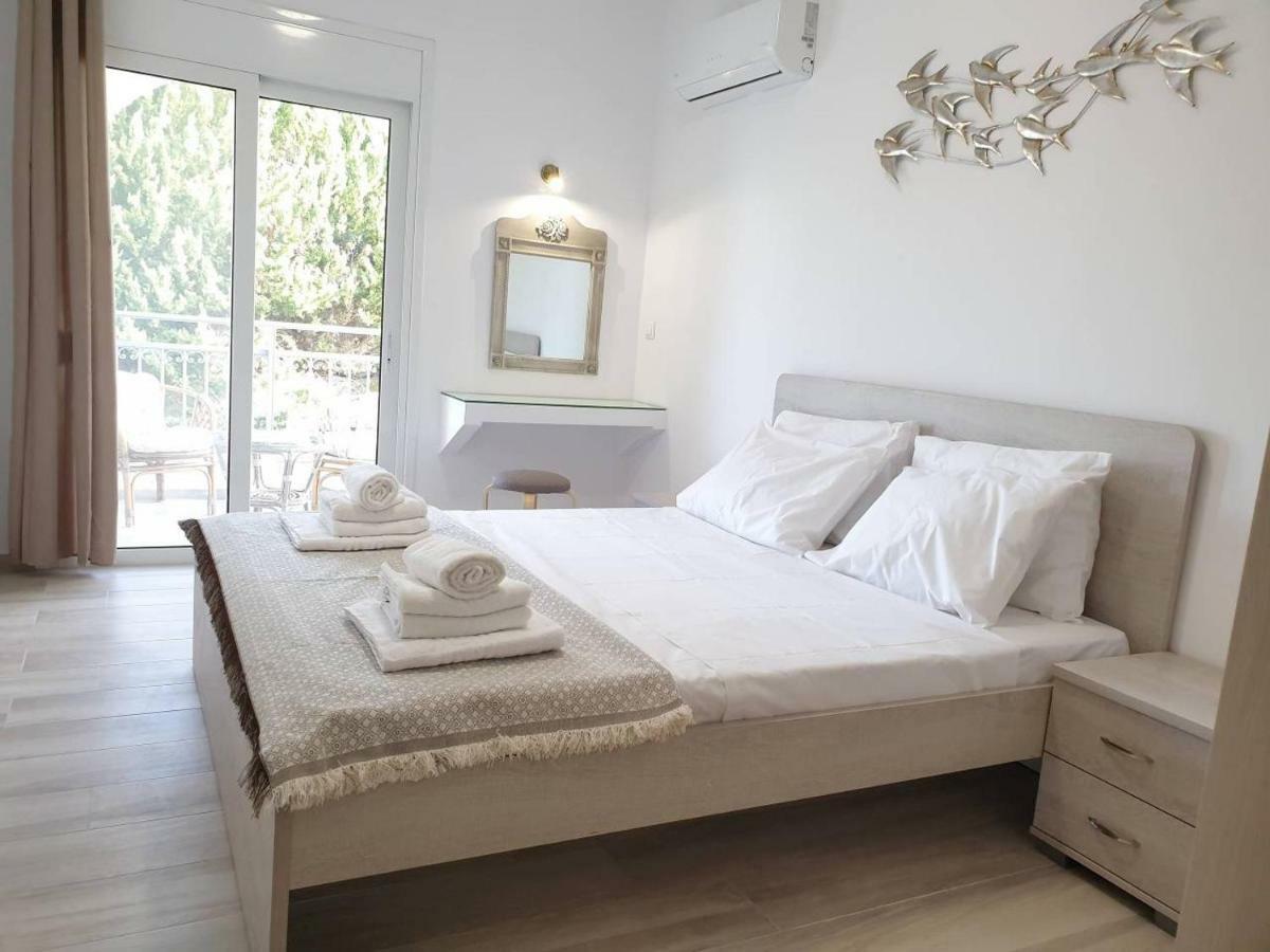 Sea Breeze Villa Haraki Exterior photo